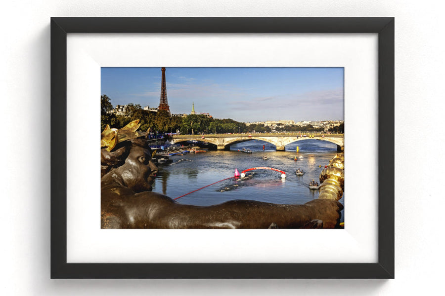 Sportfoto marathonzwemmen in de Seine - afbeelding 1
